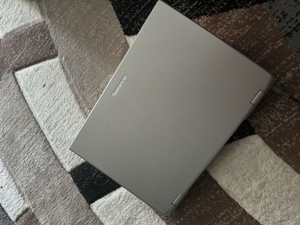 Лаптоп Lenovo 300 N200+мишка и подложка