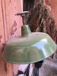 Метална емайлирана индустриална лампа