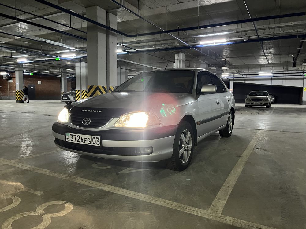 Тайота авенсис 1,8