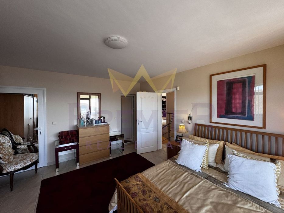 Продава се Къща в Балчик - 239 кв.м за 1256 €/кв.м - Снимка #3