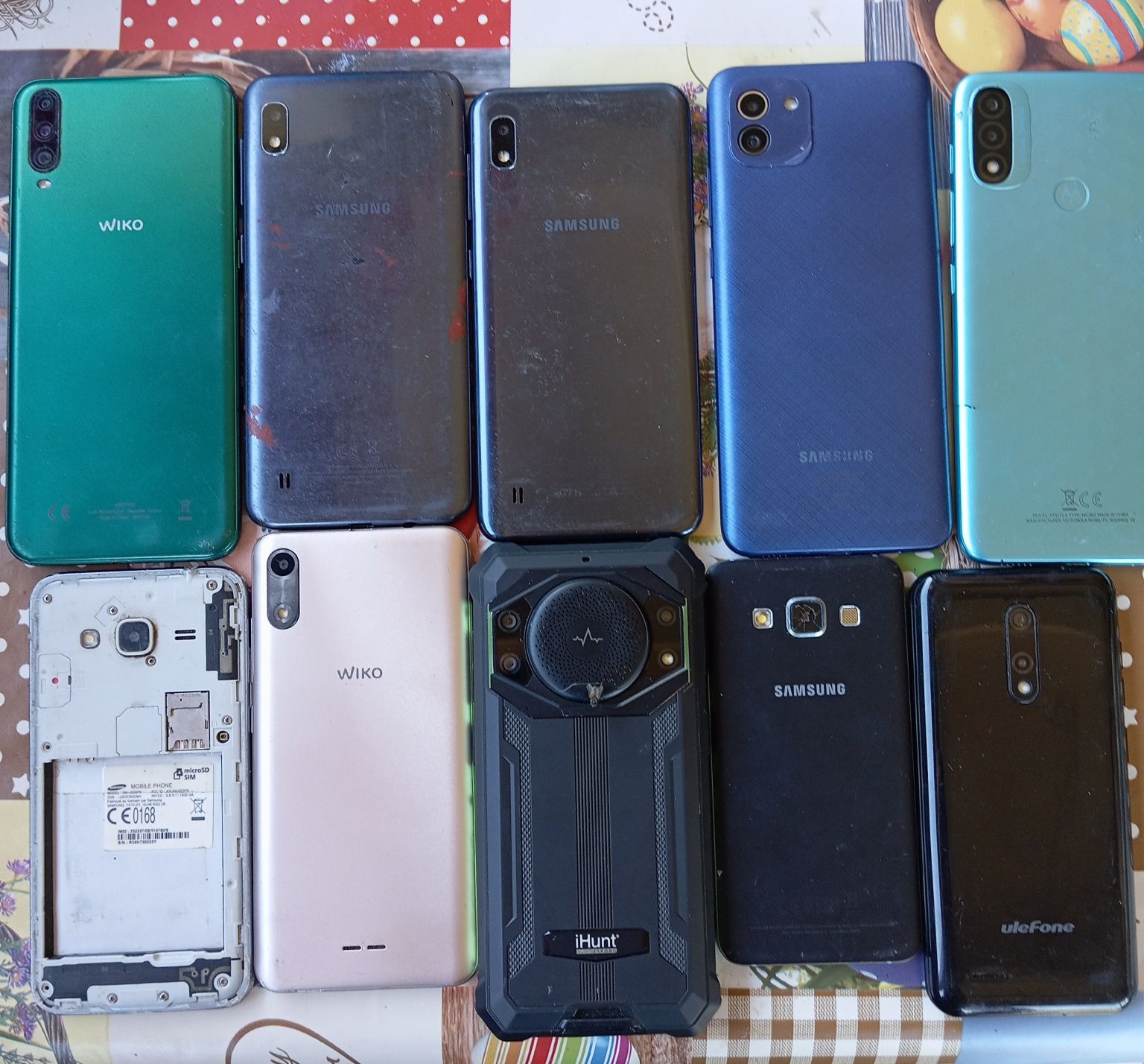 De vânzare 10 telefoane