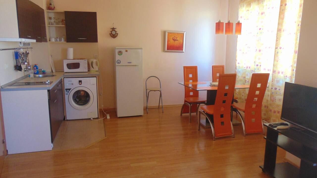 Продава се Тристаен апартамент в Приморско - 99 кв.м за 888 €/кв.м - Снимка #4