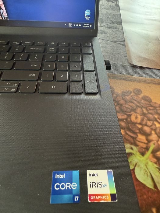 Vand Laptop Dell Vostro 3520 sau schimb cu Oculus Quest