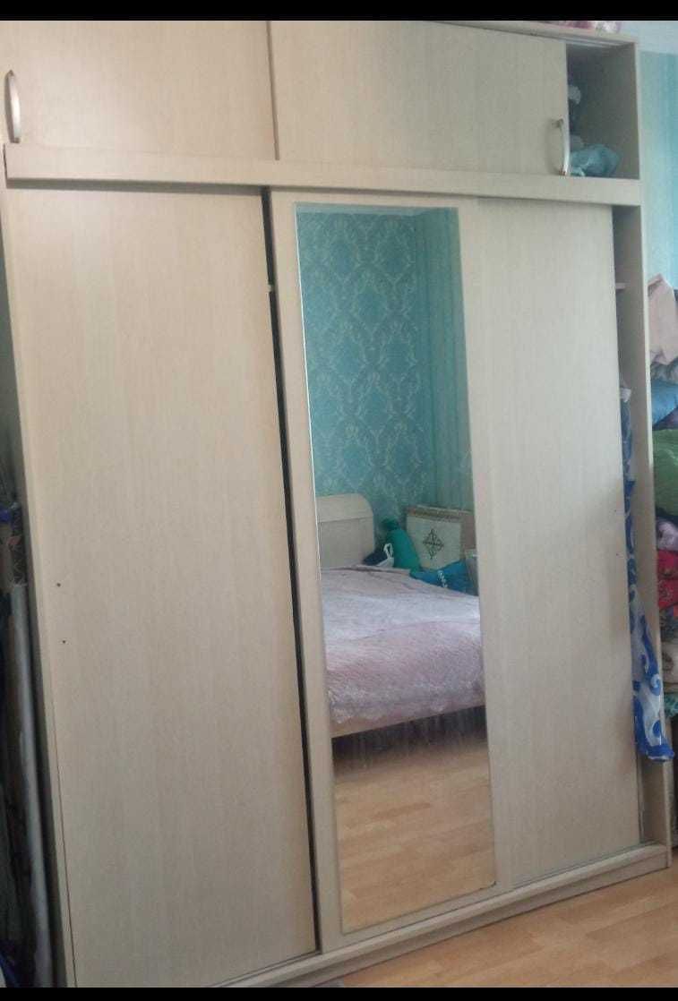 шкаф купе 3-дверный для одежды, с антресолью