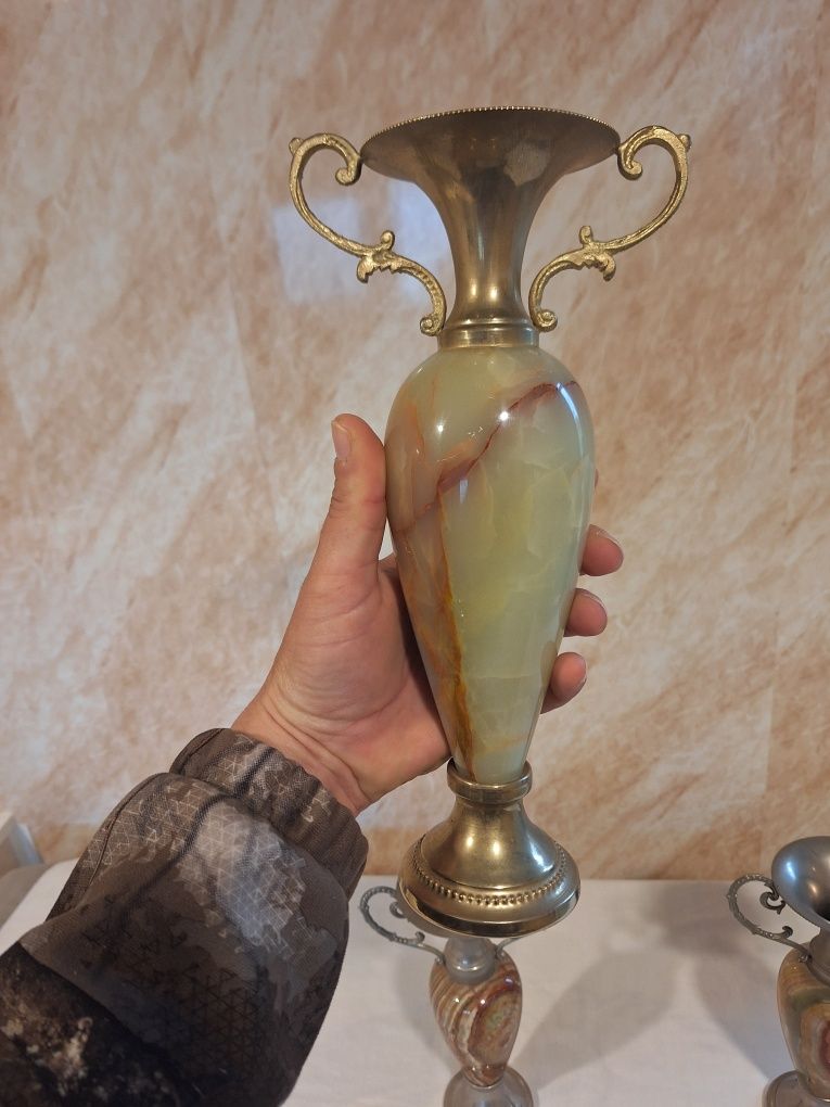 Амфор/вази от оникс каминнен сет