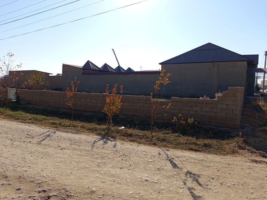 Xamro bobo tuyxona orqa tomonida yer sotiladi  qulayliklar svet gaz bo