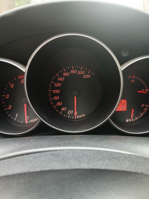 Автомобил Мазда 3