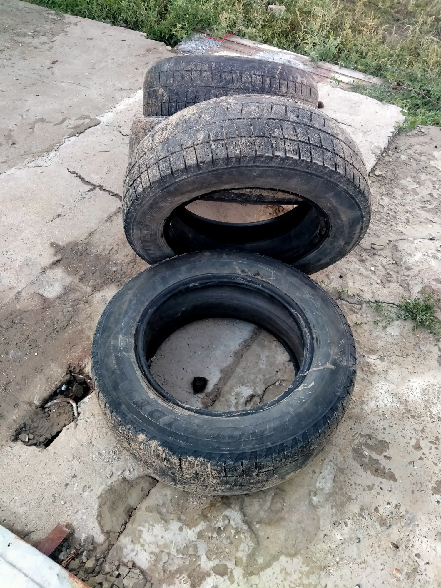 Продам Шины r 16
