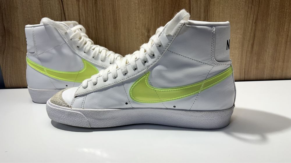 Дамски сникърси Nike Blazer Mid '77 Essential