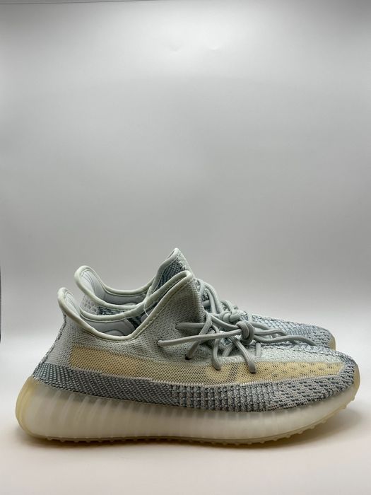 Yeezy 350 v2 Cloud White Sneakers