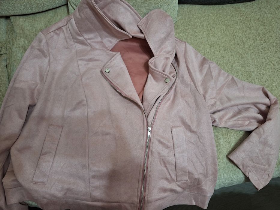 Продавам дамско яке