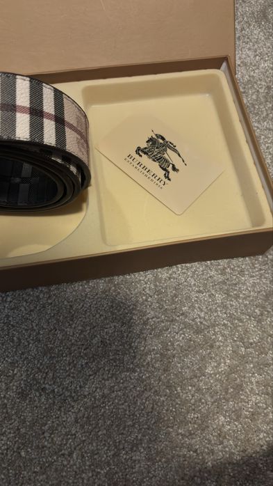 Burbbery Set Curea Portofel Bej