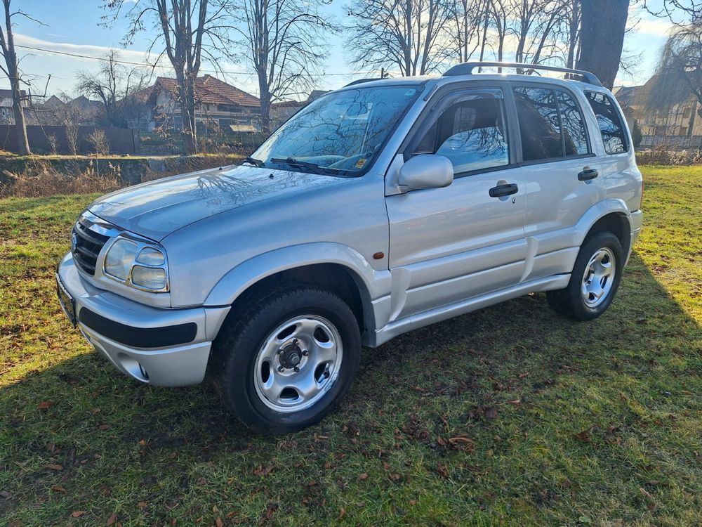 Suzuki Grand Vitara // 2.5 // BenZina! Utilitara// Cutie MANUALA!!