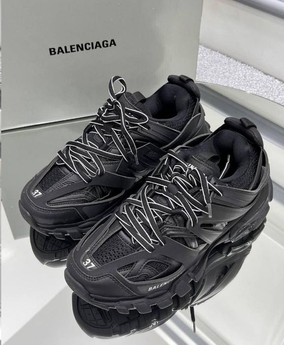 Balenciaga track
