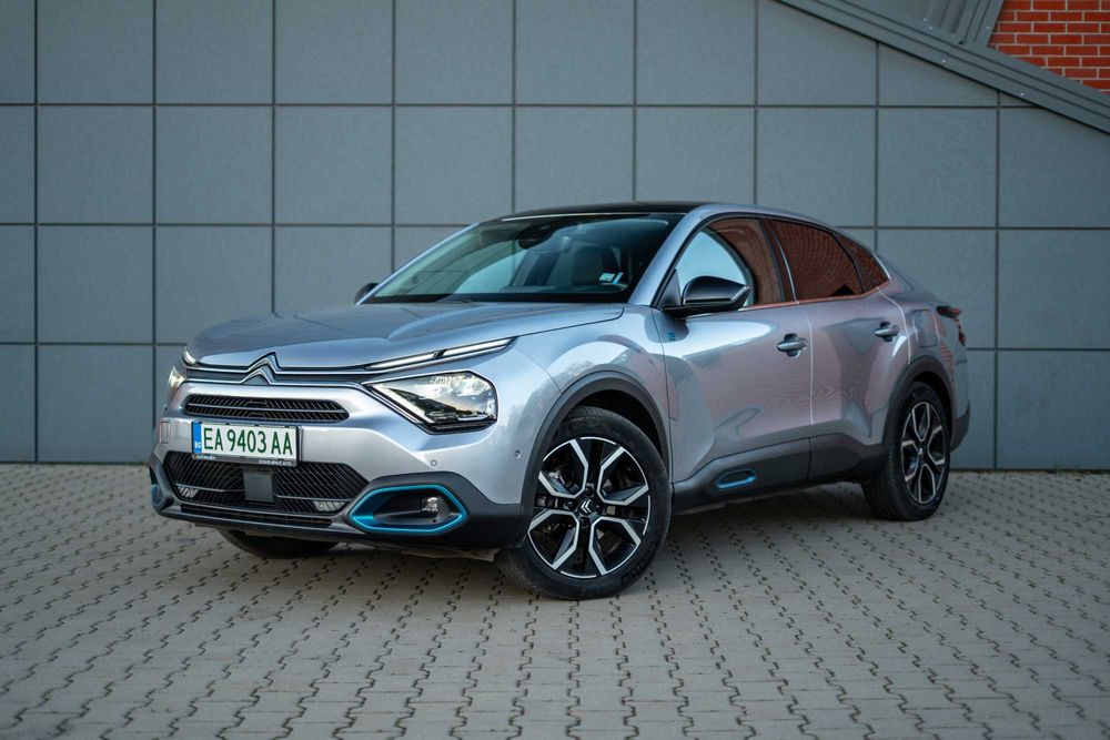 Citroën ë-C4 X – 2023 г., най-високо ниво на
оборудване, като нова!