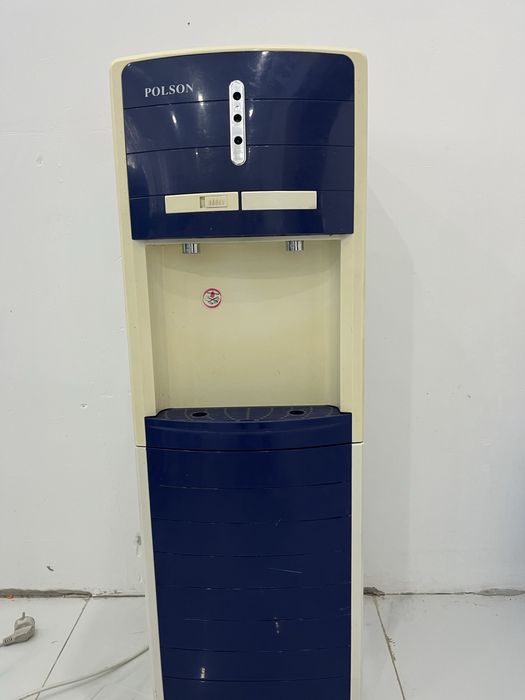 Диспенсер с холодильником