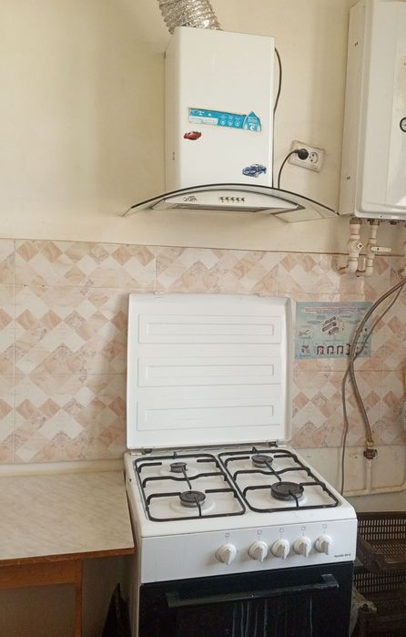 газовая плита с вытяжкой, фирма артель