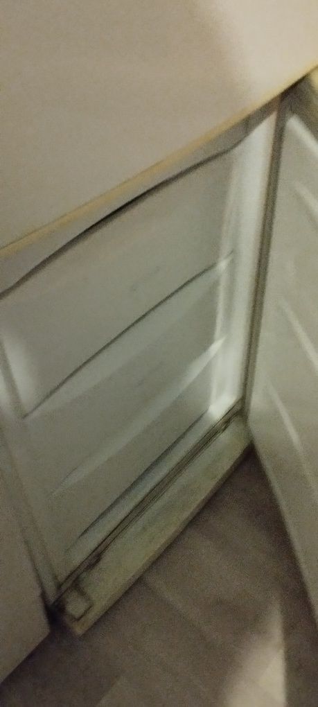 Холодильник не рабочии