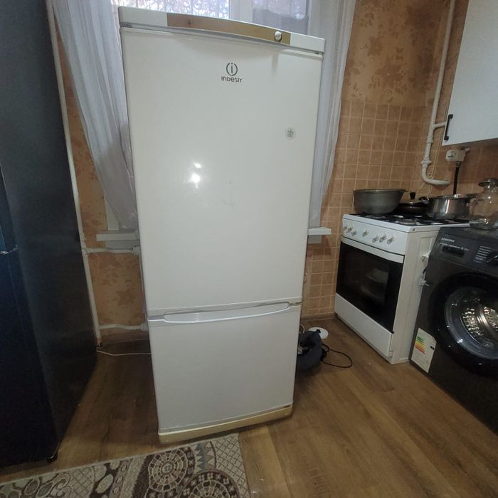 Продам холодильник с доставкой