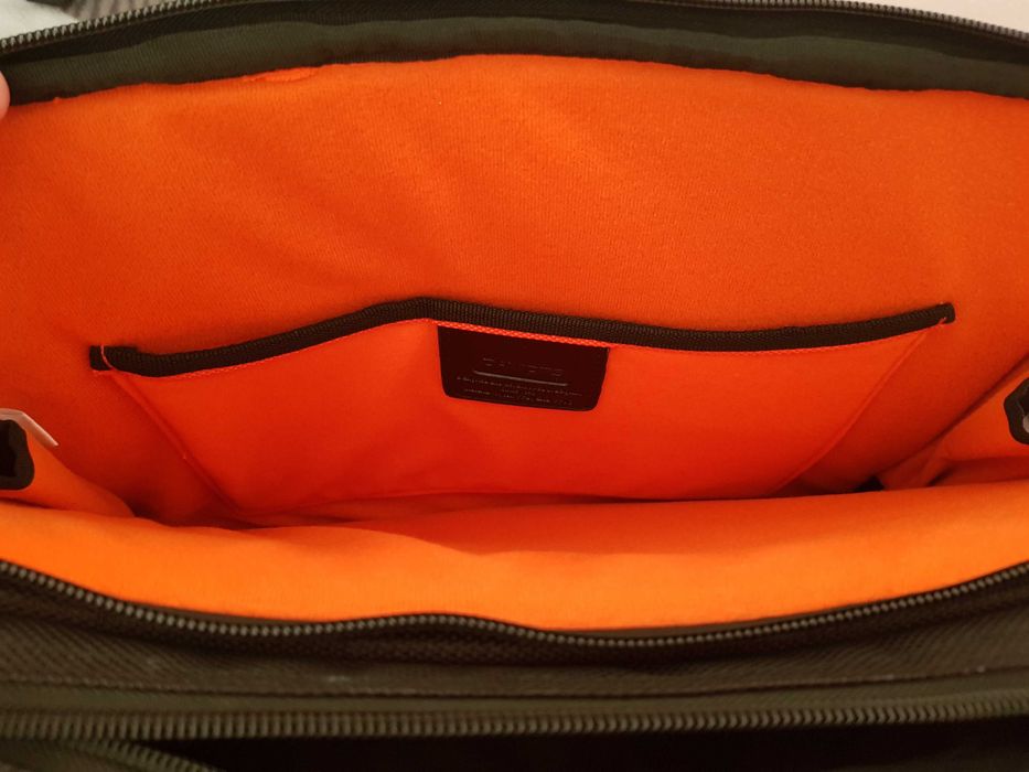 Geantă Laptop DAVIDTS – Ca nouă, folosită o singură dată