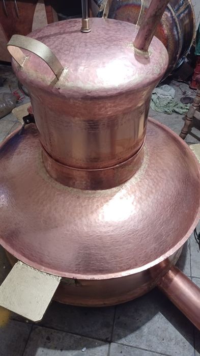 Vând cazan de făcut țuică cu capacitatea de 400litri