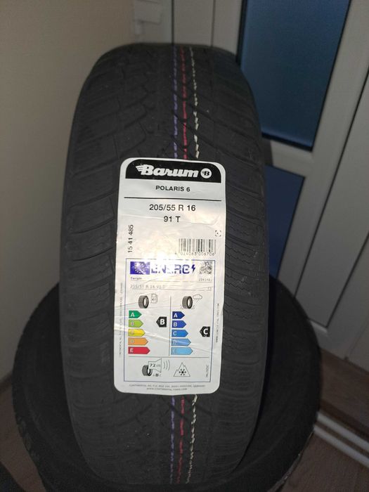 Vând 2 anvelope noi de iarna 205/55R16