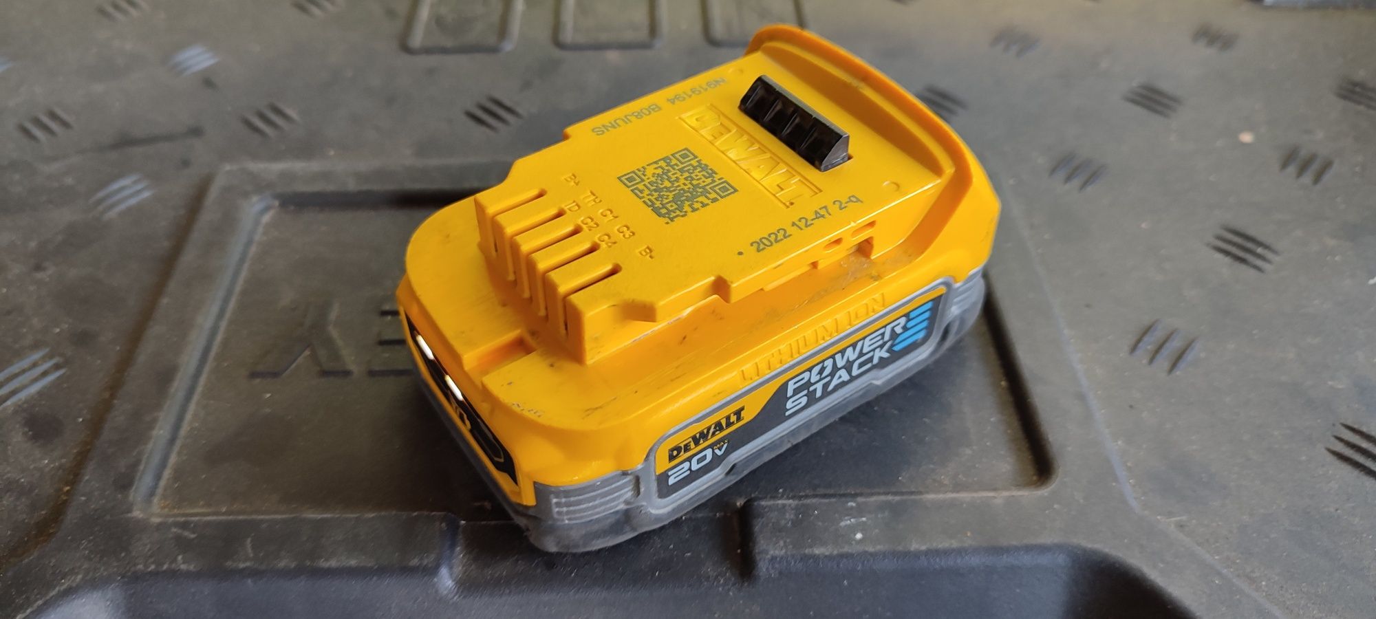 DeWalt DCBP 034 power stack