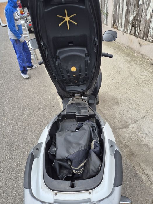 Triciclu Piaggio MP3 300 2016, 3 roti 15500km