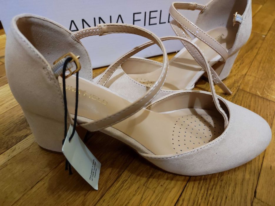 Комплект обувки и чанта