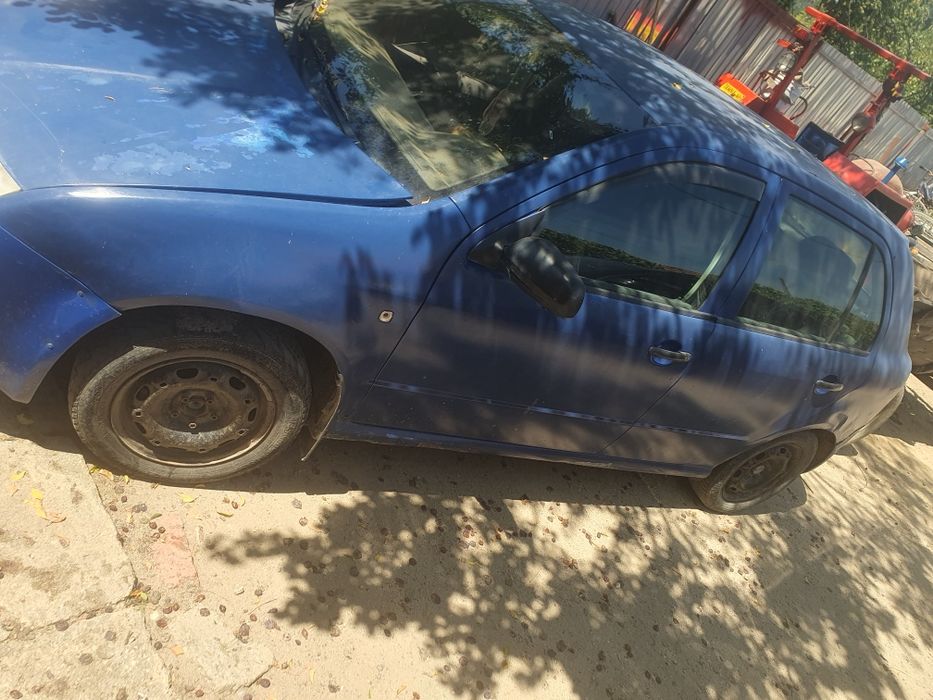 Vând,dezmembrez skoda fabia
