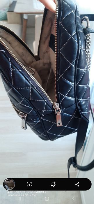 Черна раница guess