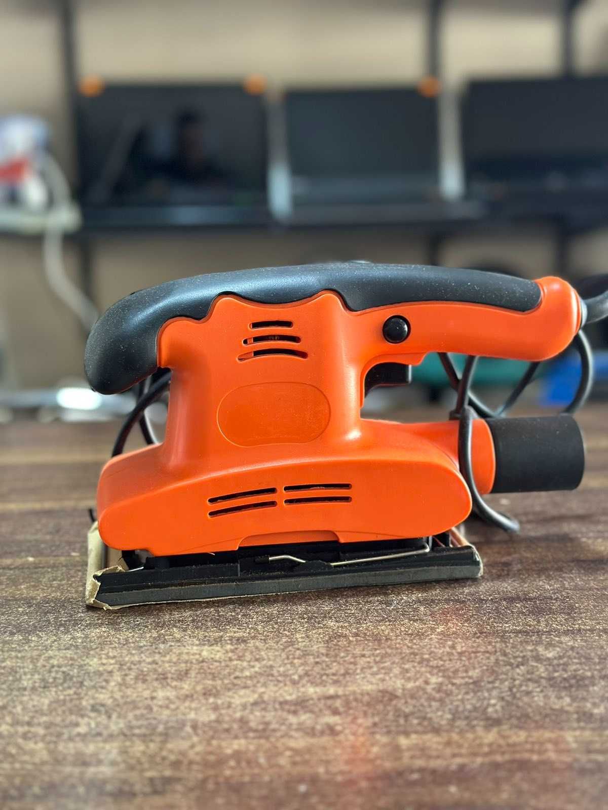 Виброшлайф Finishing Sander 150W