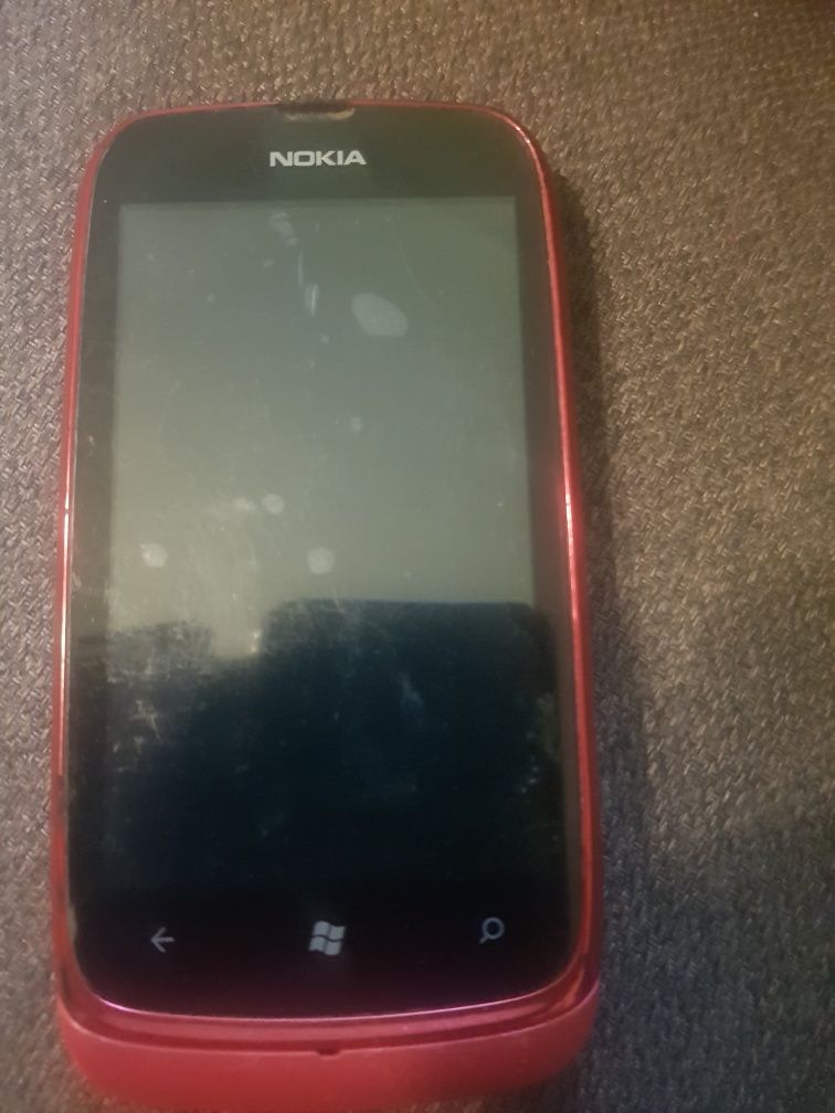 Телефон Nokia Lumia 610