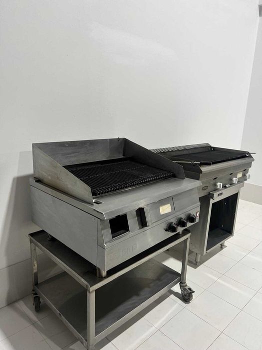 FALCON UK cu 3 arzatoare - Gratar roca vulcanica GAZ