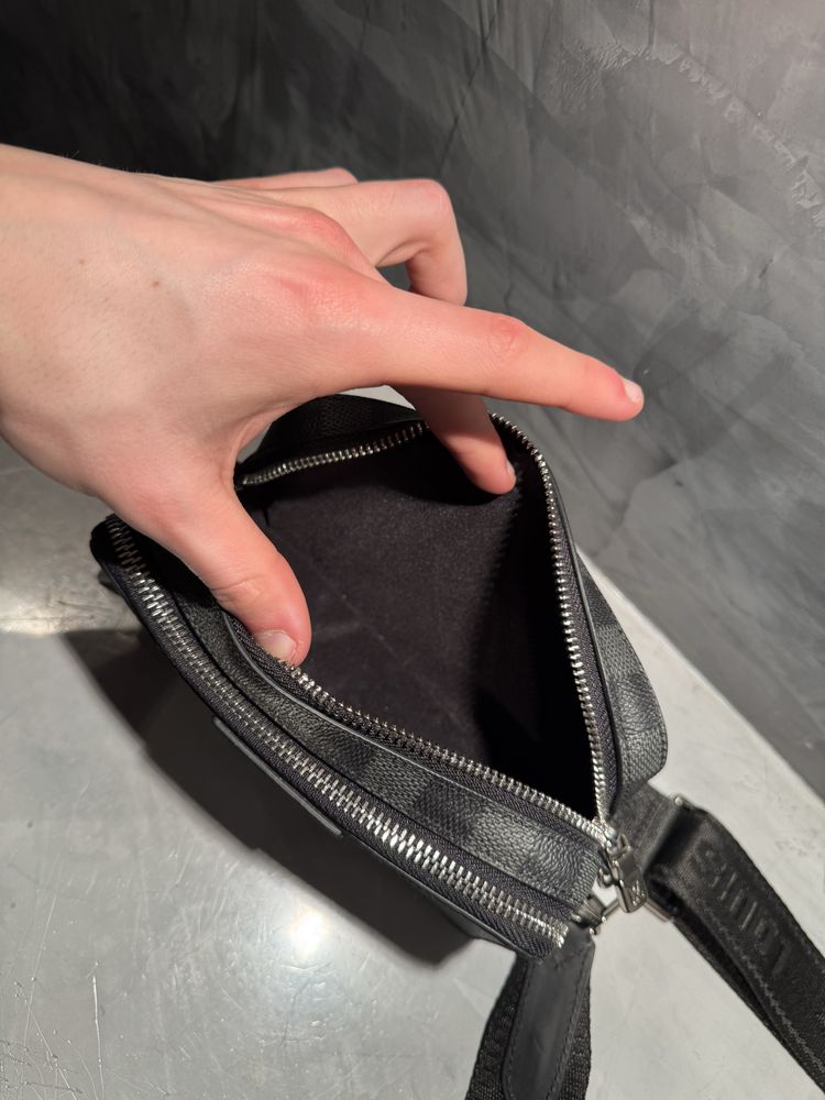 КАТО ЧИСТО НОВА Louis Vuitton чанта