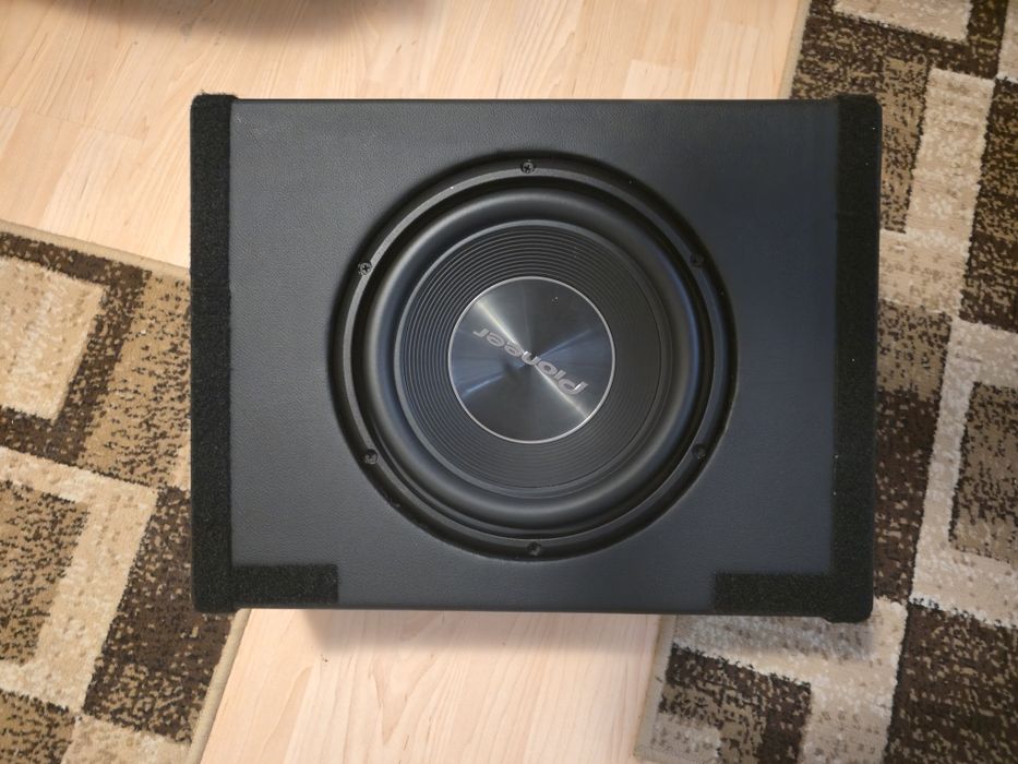 Subwoofer pioneer