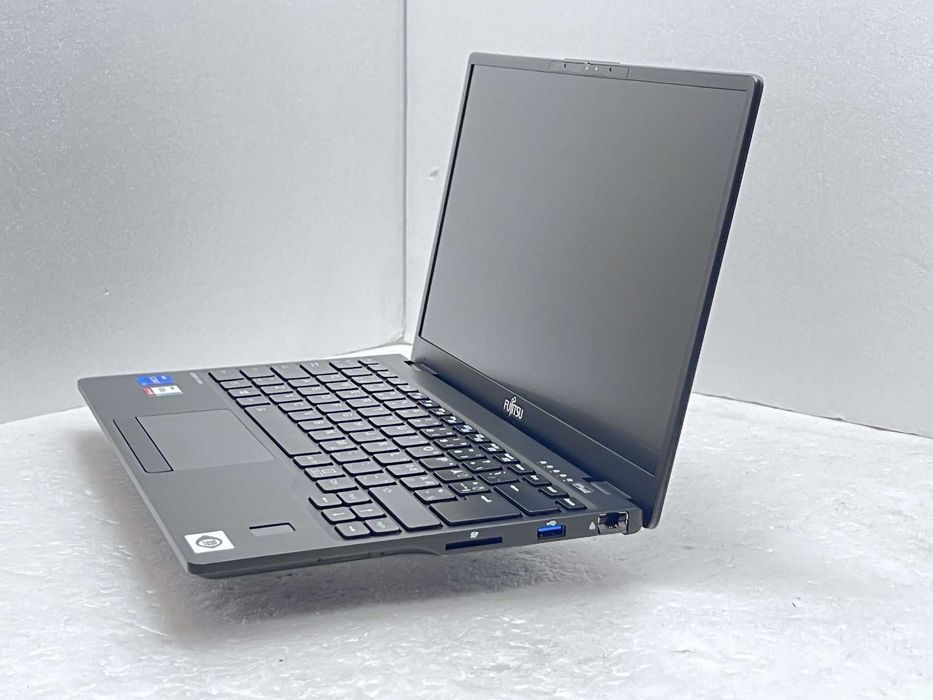 Fujitsu LIFEBOOK U9311 13.3" touch i5-1135G7 16GB 260GB/ с Гаранция