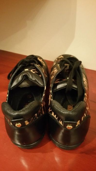 Pantofi Moschino nr.41. Noi