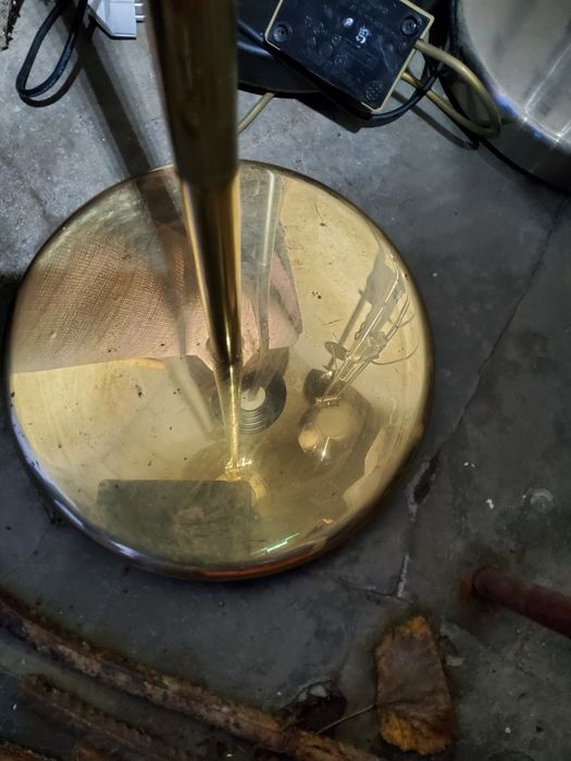 Lampă de podea aurie cu  dimmer, variator intensitate luminoasa