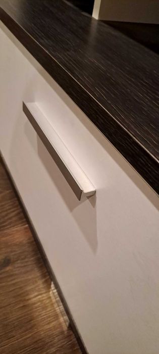 Mobila living alb-negru