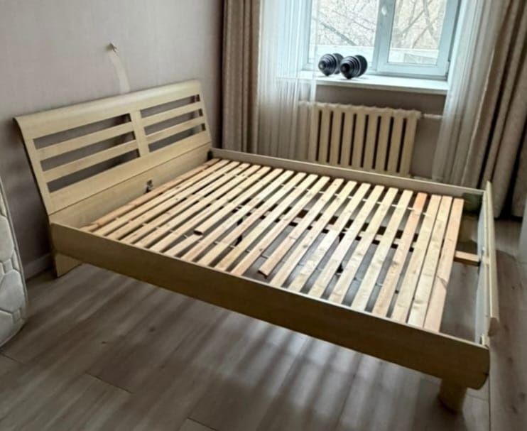 Продам двухспальную кровать