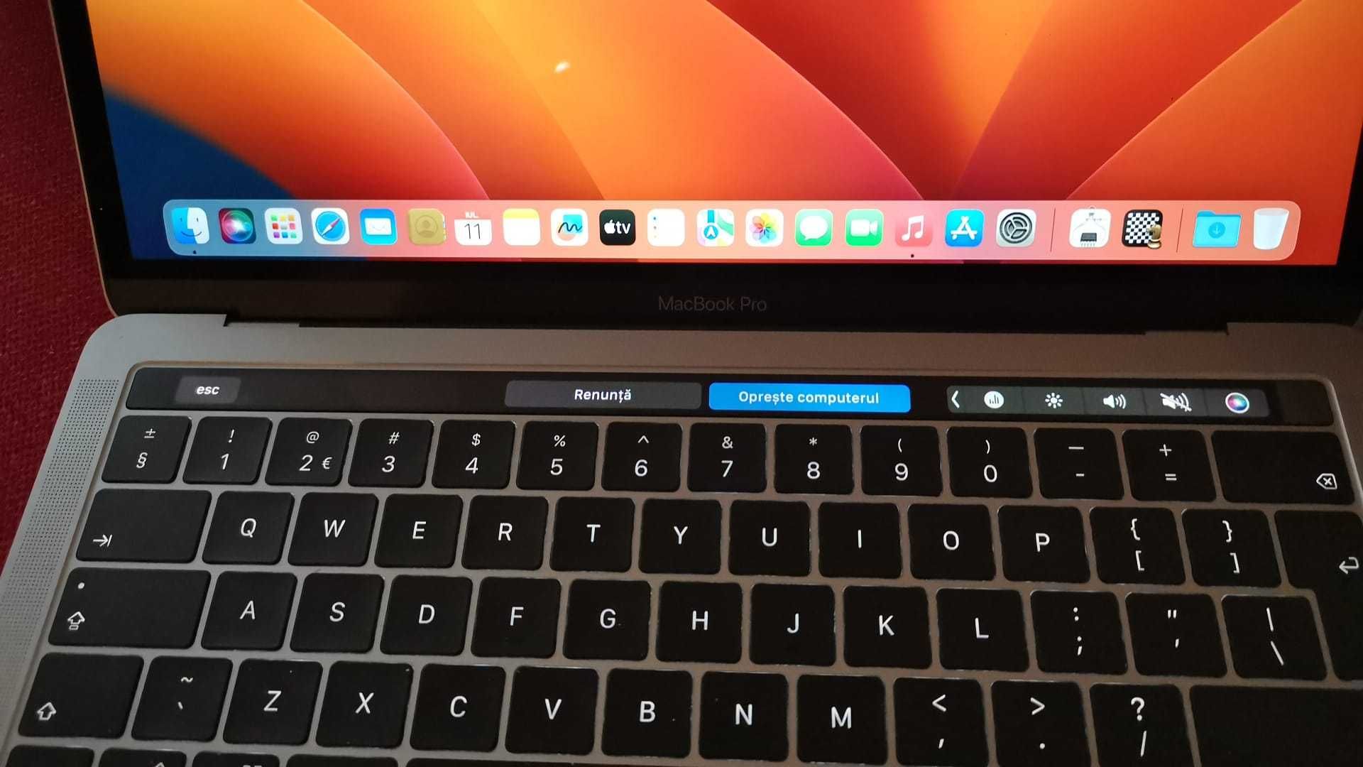 Mac Book Pro A2159 i5 2019 foarte puțin folosit(105 cicluri încărcare)