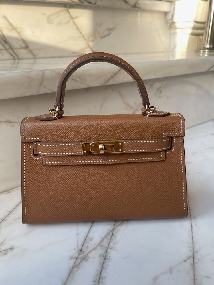 Hermes mini kelly чанта в кемъл цвят