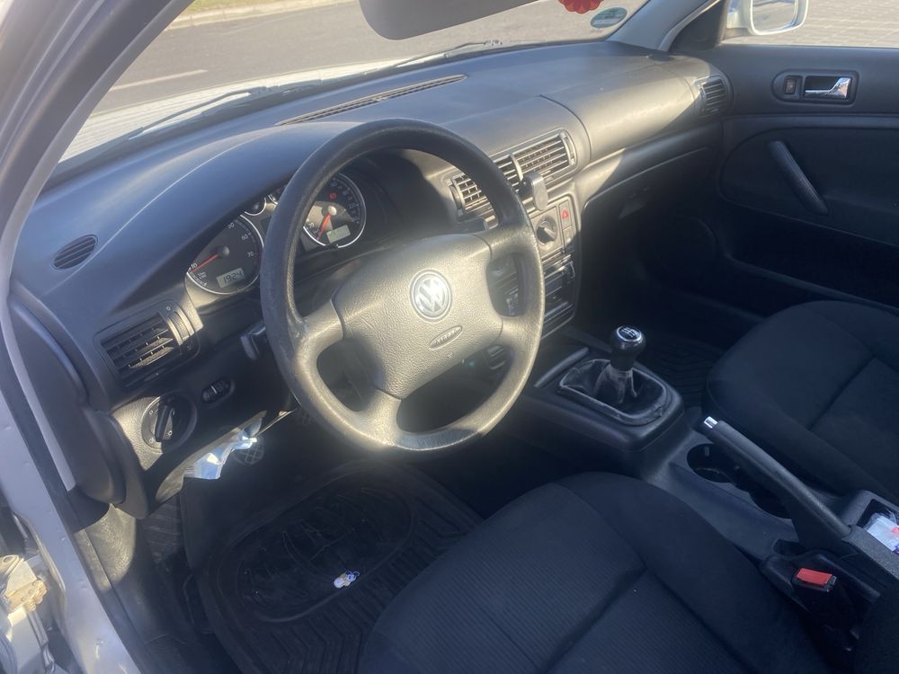 VW Passat 2001, 1.6 Benzina
