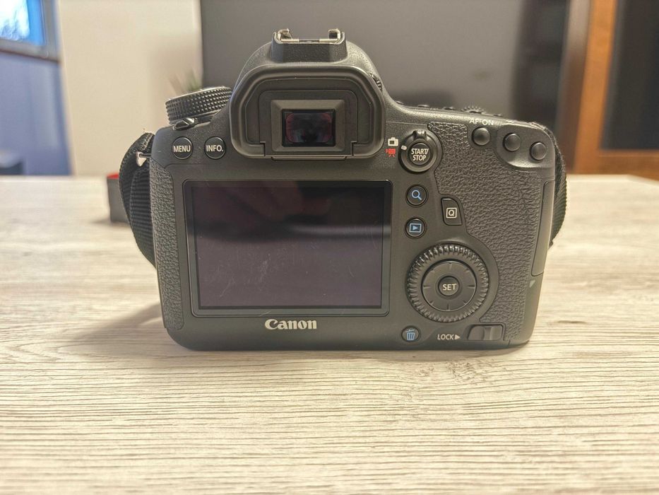 Canon EOS 6D Aparat Foto DSLR Full Frame + Obiectiv Fix 40mm