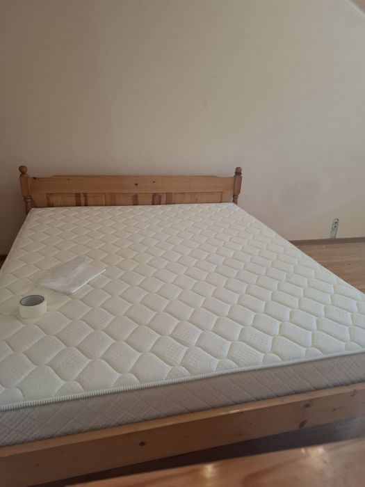 Рамка за легло от естествено дърво