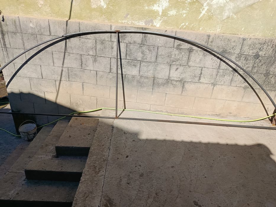 Arcade sola din fier