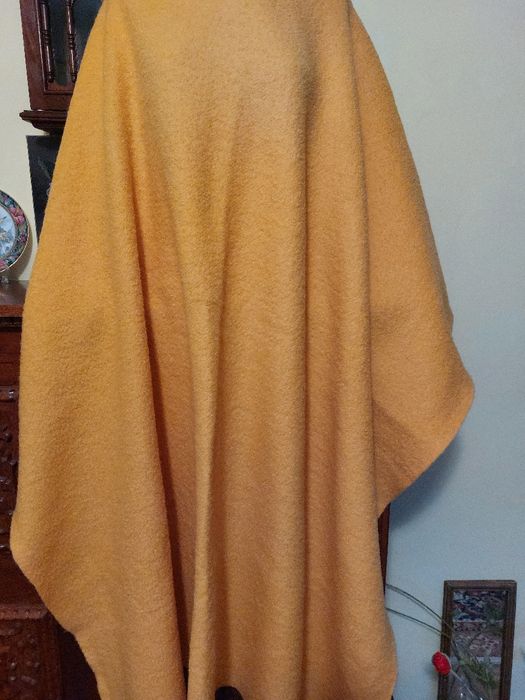 Stofa bucle de lana, luxoasa, culoare minunata, calitate inalta