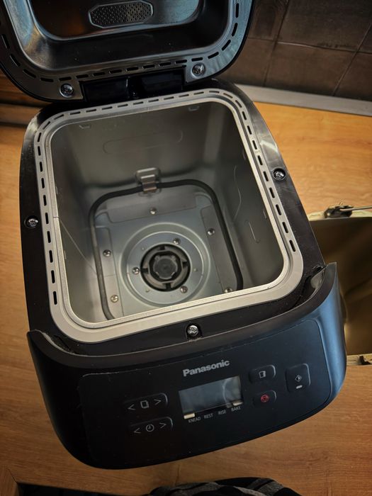Mașină compactă de făcut pâine Panasonic