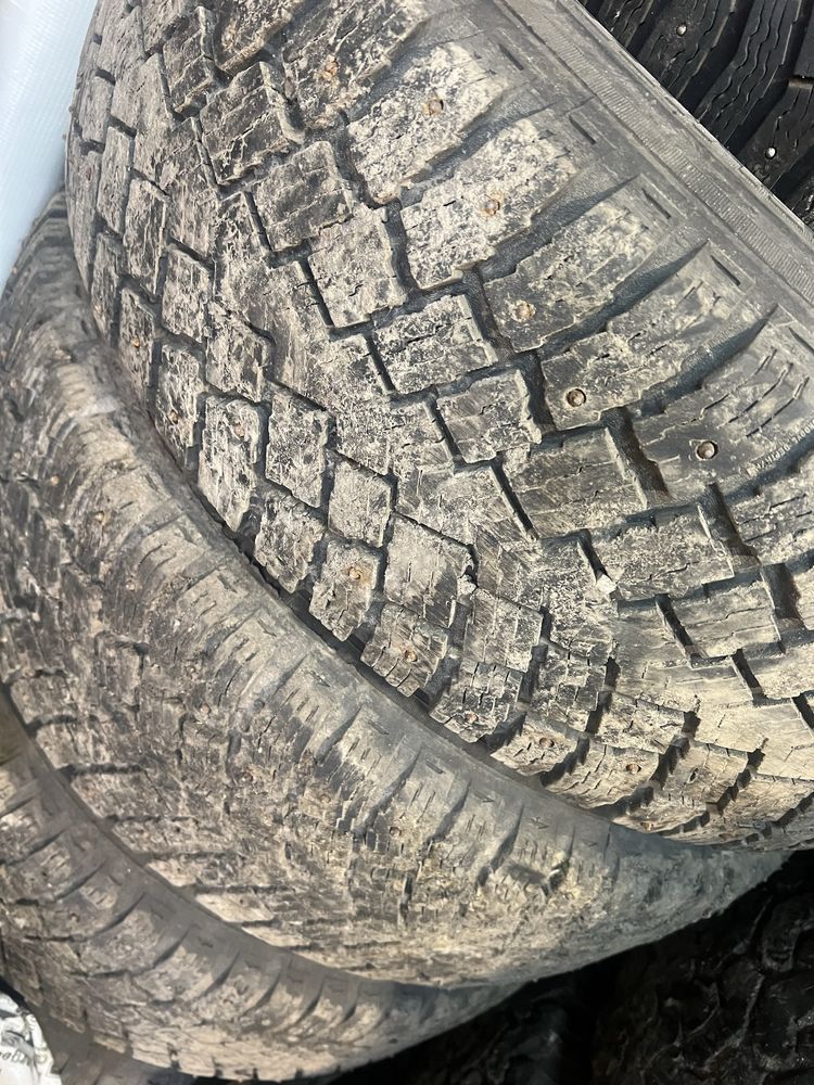 Продам зимние шины на дисках Nokian